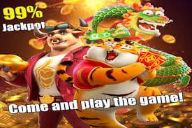 aq999 ဘင်ဂို Jackpot Bingo ဆုငွေ MMK ဖြင့် ကစားသမားထံ ပေးအပ်နေသောမြင်ကွင်း